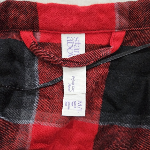 stars above Robe in Black & Red Plaid Women’s Size M/L - Picture 4 of 6